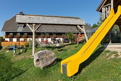 Auf unserem Spielplatz ist immer was los